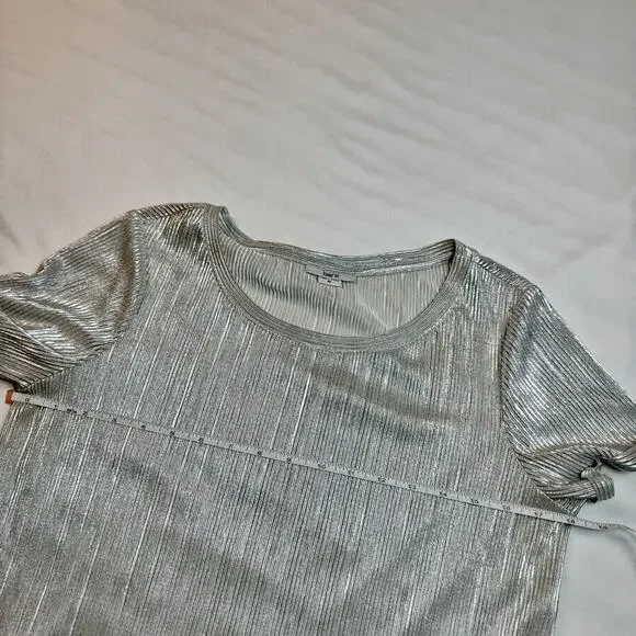 Bar III Metallic Ribbed Textured Top Silver Women’s Medium Scoop Neck Shimmer - Picture 9 of 16